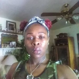 Meet your Posher, Ebony